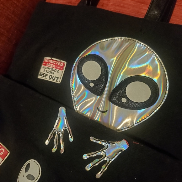 Alien Area 51 Sleepyville Critters Bag - Picture 6 of 10